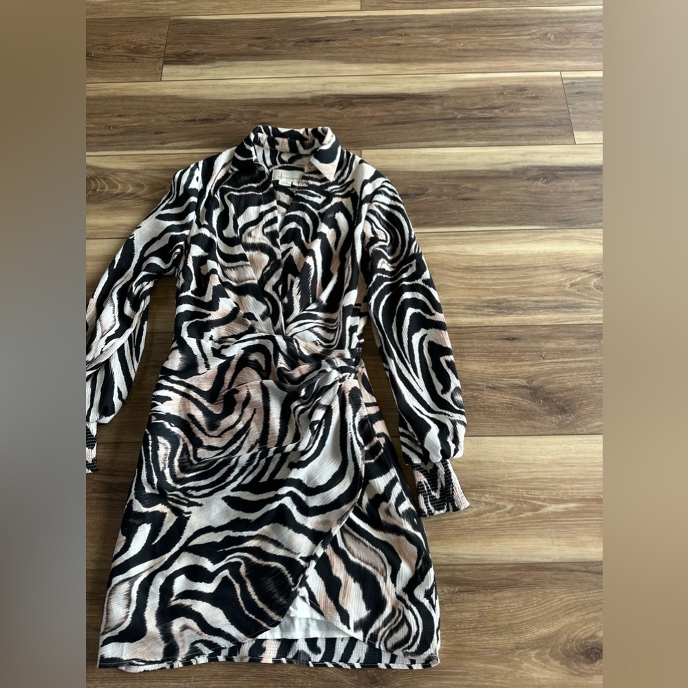 Anthropologie womens zebra print mini dress faux wrap balloon sleeve size 0 - Picture 3 of 6